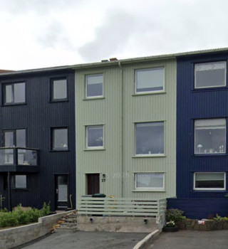 Yviri við Strond 37