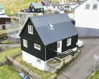 Niðri í Túni 8