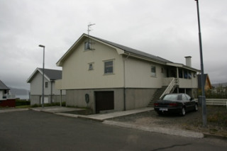 í Lágni 18