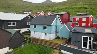 Niðri í túni 2