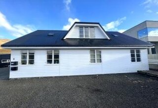 Lyngvegur 9