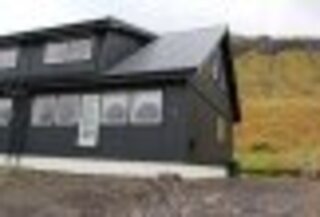 við Grástein 1b