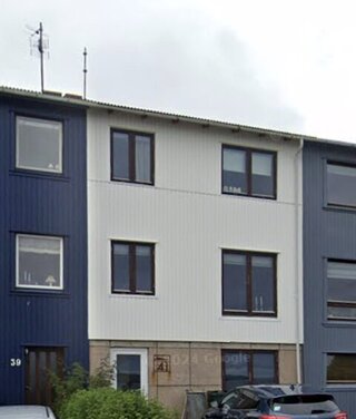 Yviri við Strond 41