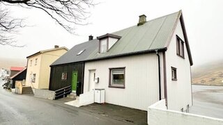 Ovarivegur 12
